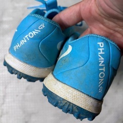 値下げ　サッカーシューズの画像