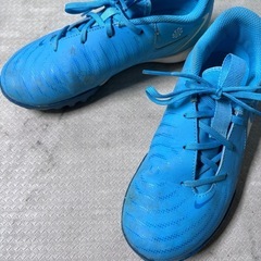 値下げ　サッカーシューズの画像