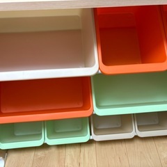 おもちゃ収納棚　おもちゃ箱の画像
