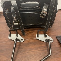 【レブル250/500(17-23)専用セット】デイトナ(Daytona) バイク用 サイドバッグサポート右側専用 16896 & ヘンリービギンズ(Henly Begins) デイトナ バイク用 サイドバッグ 9L マフラー側対応 サドルバッグの画像