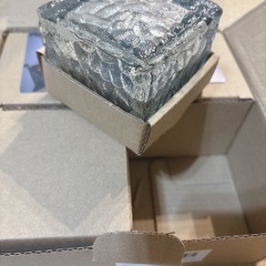 ソーラーライト 埋め込み式 ガーデンライト 太陽光　充電　４個セットの画像