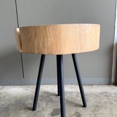 無垢丸太サイドテーブルの画像