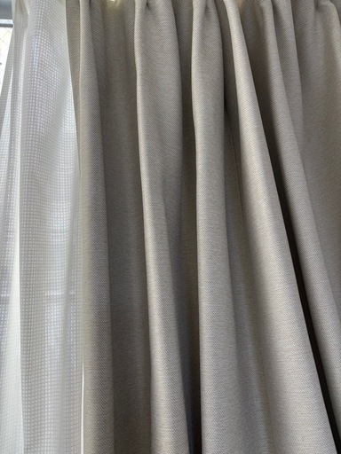 カーテンアイボリー (h110) 櫛田神社前のカーテン、ブラインドの中古