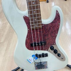 A-924【リユースのサカイ野々市店】ジモティ来店特価‼ SX CUSTOM HANDMADE STANDARD SERI エレキベース ホワイト クリーニング済みの画像