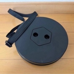 伸縮して折り畳める椅子の画像