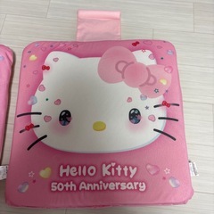 カー用品　サンリオ　キティちゃん　車　座布団の画像