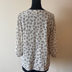 LAPIS LUCE per BEAMS 水玉模様リボン付き五分袖ブラウスの画像