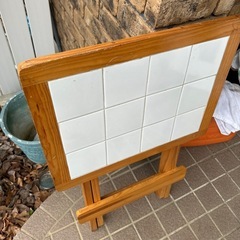 折り畳みテーブルの画像