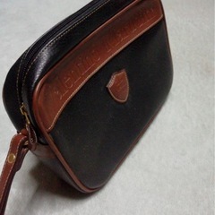 Valentino Marudinuヴァレンティノマルディーニクラッチバッグの画像