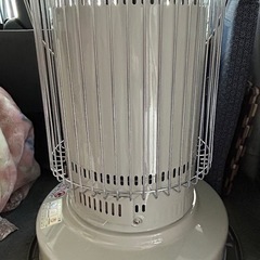 ✨激安価格✨美品‼️2025年製 使用回数 短時間2回のみ 石油ストーブ  未使用に近い‼️
の画像