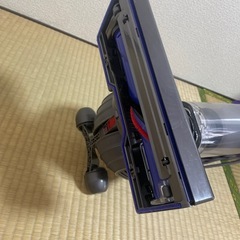 Dyson Smallball アップライト型 掃除機 訳あり（ダストカップひび）動作OK／フィルター洗浄済みの画像