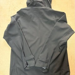 UNIQLO フード付き防風ジャンパーの画像