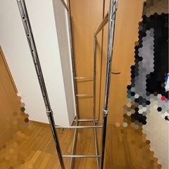 キャスター付き ステンレス製ハンガーラック／引き取り限定の画像