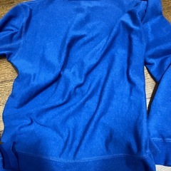ユニセックス　青トレーナーの画像