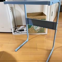 IKEA サイドテーブル　ブルーの画像