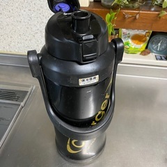 大きい保冷水筒　　中古の画像