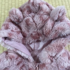 【90】着用1回のみ H&M ファーベスト  ピンク ヒョウ柄の画像