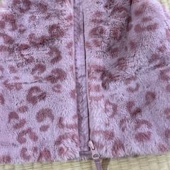【90】着用1回のみ H&M ファーベスト  ピンク ヒョウ柄の画像