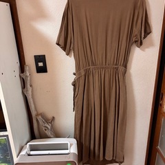 ブラウン半袖ワンピース巻きスカート風3Lの画像