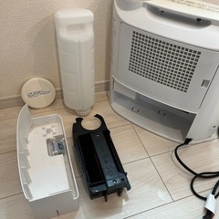 シャープ プラズマクラスター搭載 加湿機能付 セラミックファンヒーター ホワイト HX-H120-Wの画像