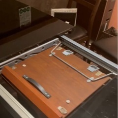 【大幅値下げ】4〜6人掛け可動テーブルの画像