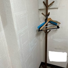 ポールハンガー 木製 ハンガーラック コート掛け ハンガー4個 洋服 収納 インテリアの画像