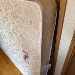ダブルマットレスの画像