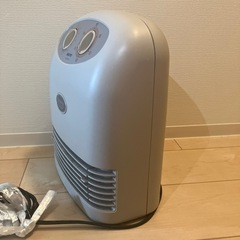 セラミックファンヒーターの画像