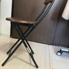 折りたたみ椅子の画像