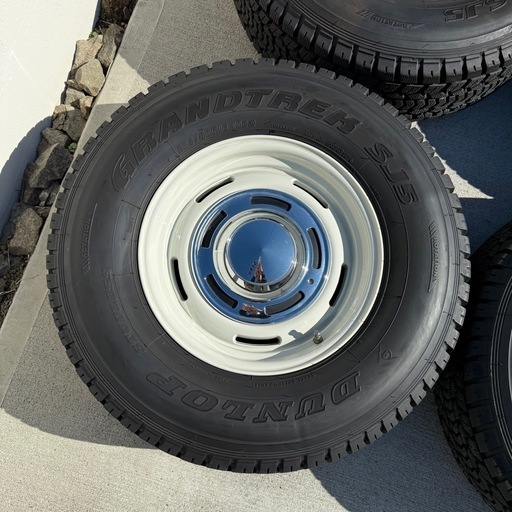 DEANクロスカントリー235/80r16 スタッドレス