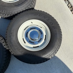 DEANクロスカントリー235/80r16 スタッドレスの画像