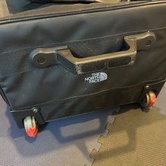 THE NORTH FACE スーツケース　タイヤ不具合ありの画像