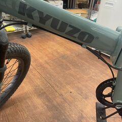 リサイクルショップどりーむ天保山店　No572 折りたたみ自転車　KYUZO　20インチ　KZ-110　ギア切替6段変速　後付けカゴ　ライト付属　美車♪　折りたたみ可能で便利♪　状態綺麗です🎵の画像