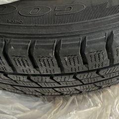スタッドレスタイヤ　ホイール付きの画像