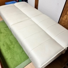 ソファーベッドの画像