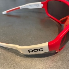 POC AVIP サングラス 赤縁 白フレームの画像