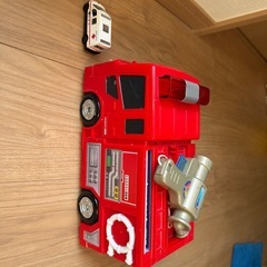 働く車4台 の画像