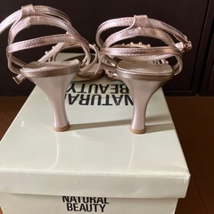 ナチュラルビューティ　ミュールの画像