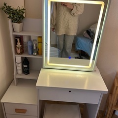 Vanity with three settings light up mirror !!️ urgent pickup!!!!️の画像