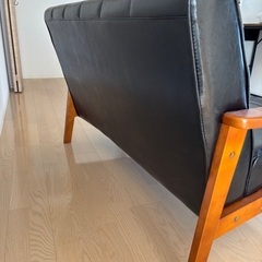 カリモク風の2人掛けソファーの画像