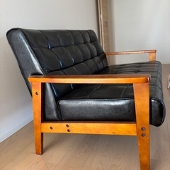 カリモク風の2人掛けソファーの画像