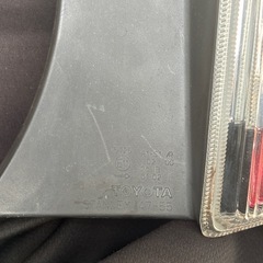 30 プリウス　G's  右テールレンズ の画像