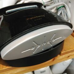 品質保証☆配達有り！2500円(税込み）パナソニック 衣類スチーマー　スチームアイロンの画像