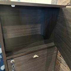 鍵付き カラーボックス 4段の画像