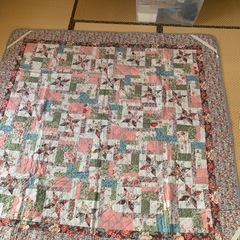 キルトの敷物　リバーシブルの画像