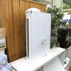 キュリオケース ３段 小型 ライト付き ホワイト 姫系 コレクションケース 収納棚 白 半円 札幌市厚別区 厚別店の画像