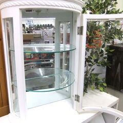 キュリオケース ３段 小型 ライト付き ホワイト 姫系 コレクションケース 収納棚 白 半円 札幌市厚別区 厚別店の画像