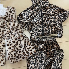 4t ヒョウ柄　セットアップ　ベストの画像