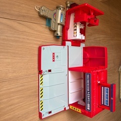 働く車4台 の画像