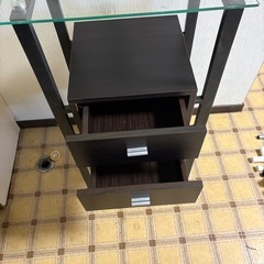 ガラス台収納棚の画像